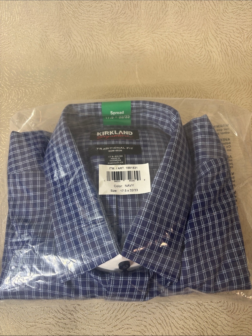 Kirkland Signature Navy Blue Plaid Spread Collar men’s Dress Shirt 0381